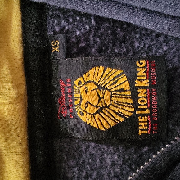Disney presents the lion king musical zip up - Picture 4 of 5